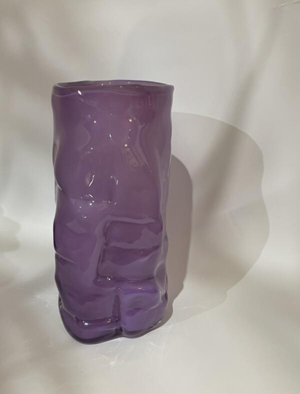 Tidal Vase medium Opal Lilac von Glass Blow