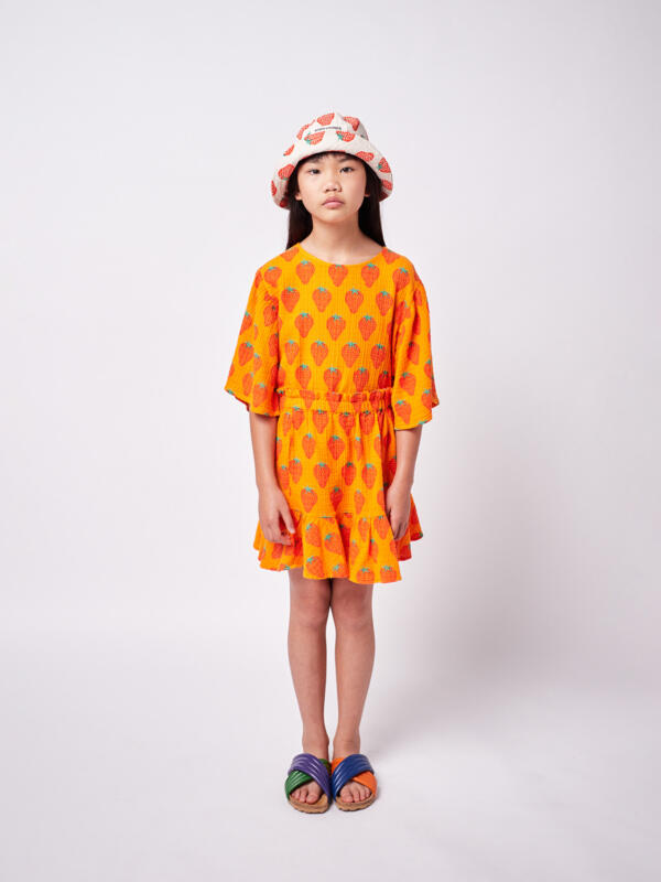 T-Shirt Kids Woven Strawberry All Over von Bobo Choses
