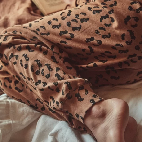 Pyjama Kids Arbousier Leopard von Poudre Organic