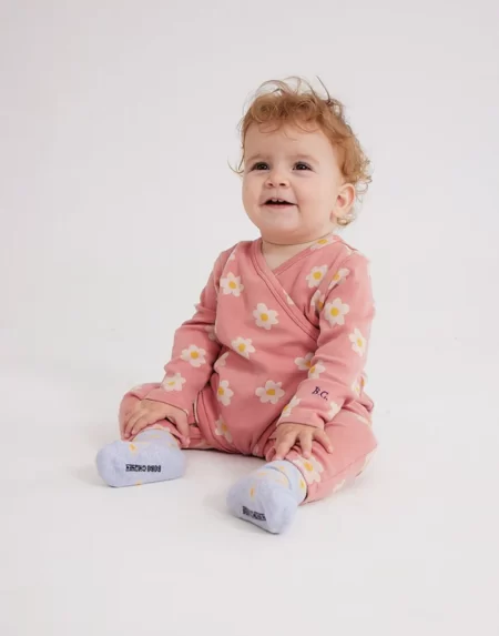 Overall Baby Wrap Little Flower All Over von Bobo Choses