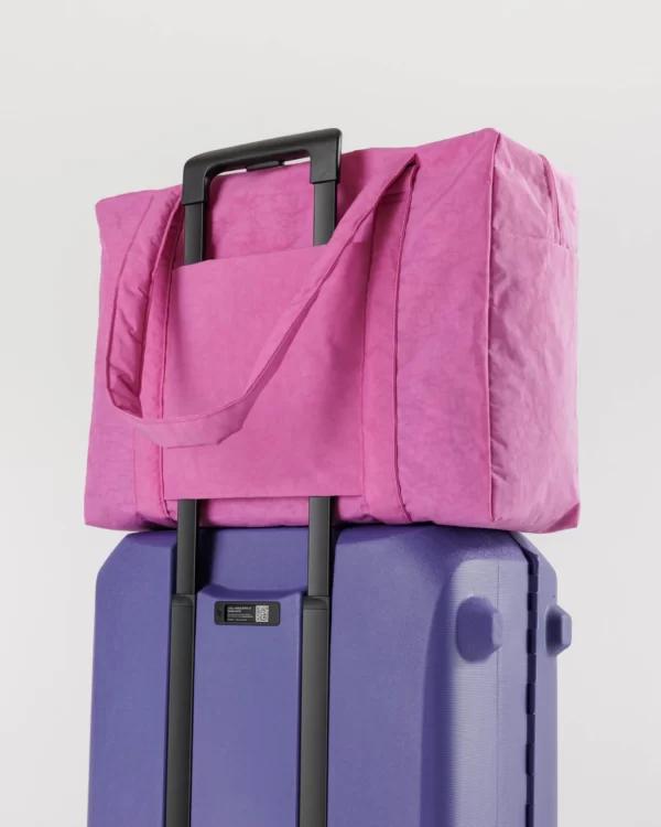 Reisetasche Cloud Carry-On Extra Pink von BAGGU